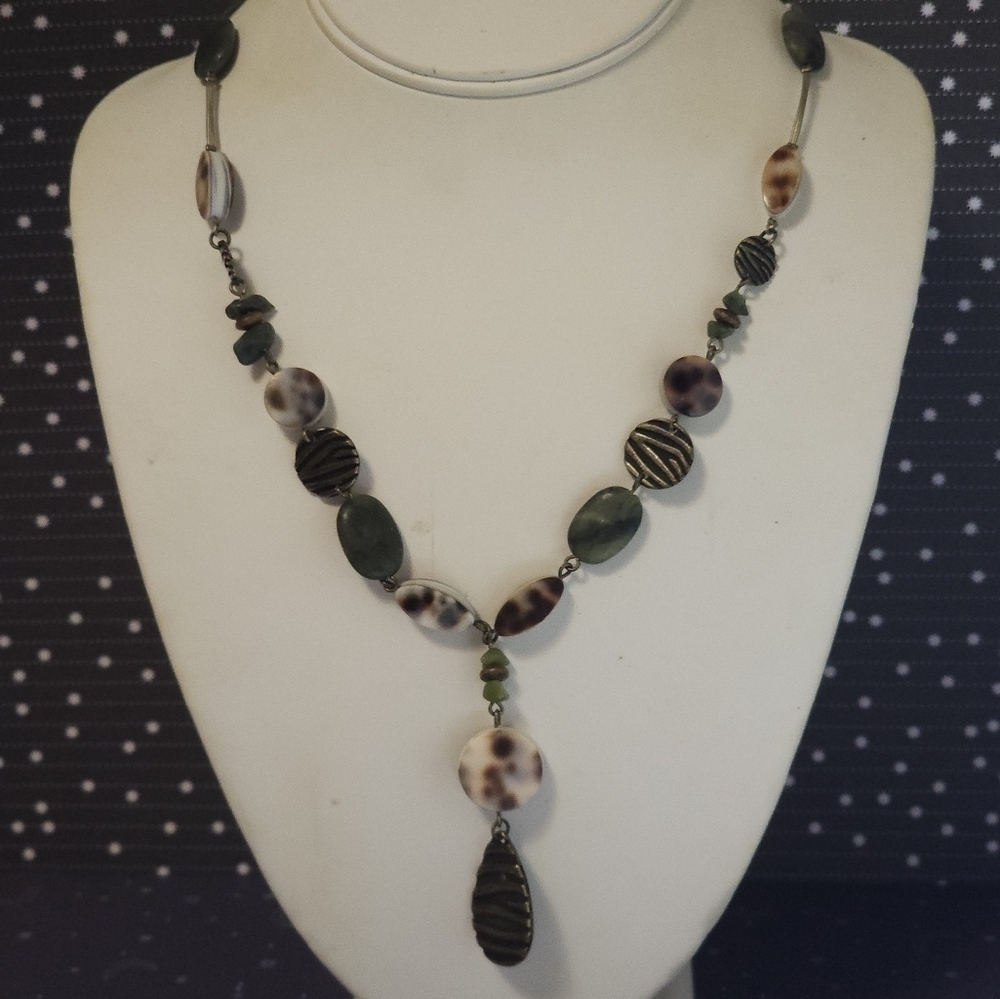 Coldwater Creek Spotted Shell Necklace - Picture 8 of 8